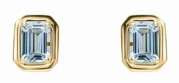 Boucles d'oreilles puces en or jaune 375 carats serties d'aigues-marines bleu clair facettées.