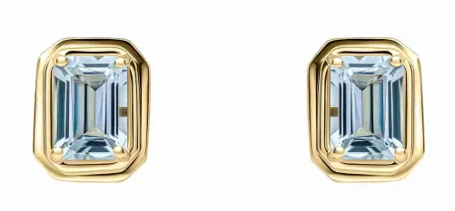 Boucles d'oreilles puces en or jaune 375 carats serties d'aigues-marines bleu clair facettées.