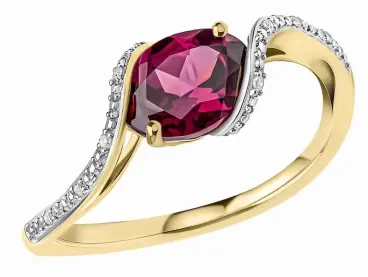 Bague pour femme en or jaune 375 avec anneau torsadé serti d'un grenat rouge central et de petits diamants brillants.
