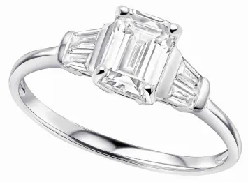 Bague pour femme en argent massif 925 au design moderne sertie de pierres de zirconium brillantes et polies.