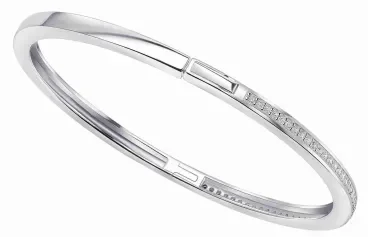 Bracelet jonc rigide pour femme en argent 925 serti d'oxydes de zirconium brillants, finition polie miroir sur fond blanc.