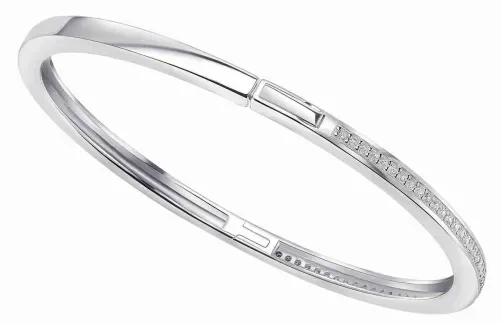 Bracelet jonc rigide pour femme en argent 925 serti d'oxydes de zirconium brillants, finition polie miroir sur fond blanc.