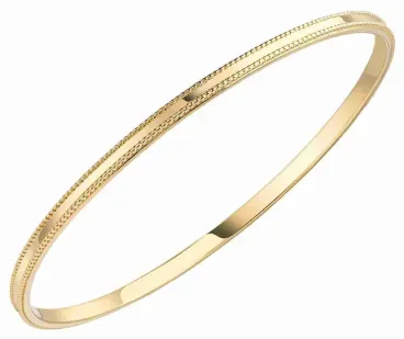 Bracelet chaîne fine en argent 925 plaqué or jaune 18 carats, design minimaliste et chic pour femme sur fond blanc.