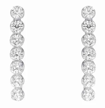 Boucles d'oreilles pour femme en argent 925 serties de pierres de zirconium brillantes, éclat type diamant sur monture argent.