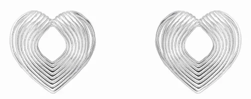 Paire de boucles d'oreilles en argent 925 en forme de cœur poli, finition brillante et lisse sur fond blanc.