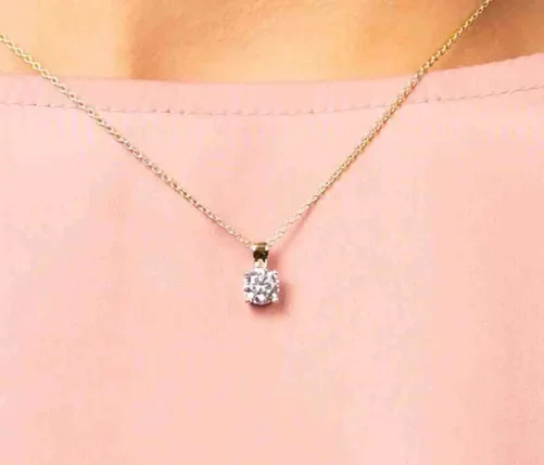 Collier solitaire  éclat d or